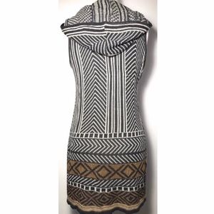 Geo Print Hooded Sweater Vest